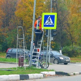Монтаж дорожных знаков - цена 3000 руб